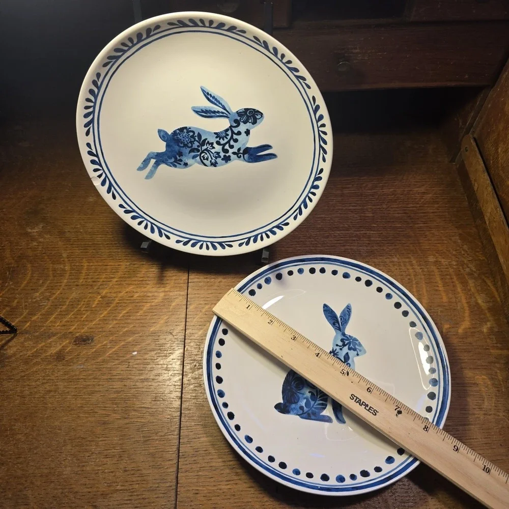 Set‎ of 2 Potter's Studio Rabbit Salad Plate Bunny Hare Easter Blue White 8.5